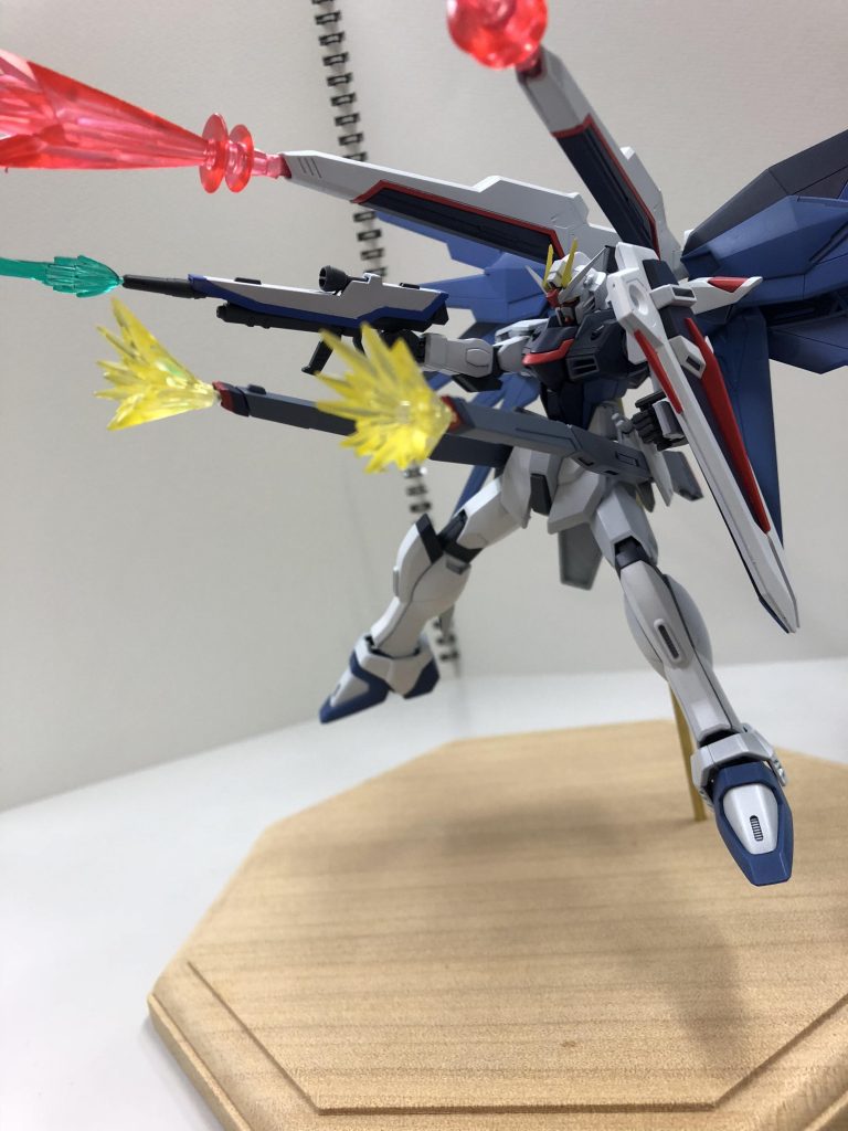 今回はシーン再現ということで、工作は合わせ目消しとやすりがけと言った最低限のことにとどめています。