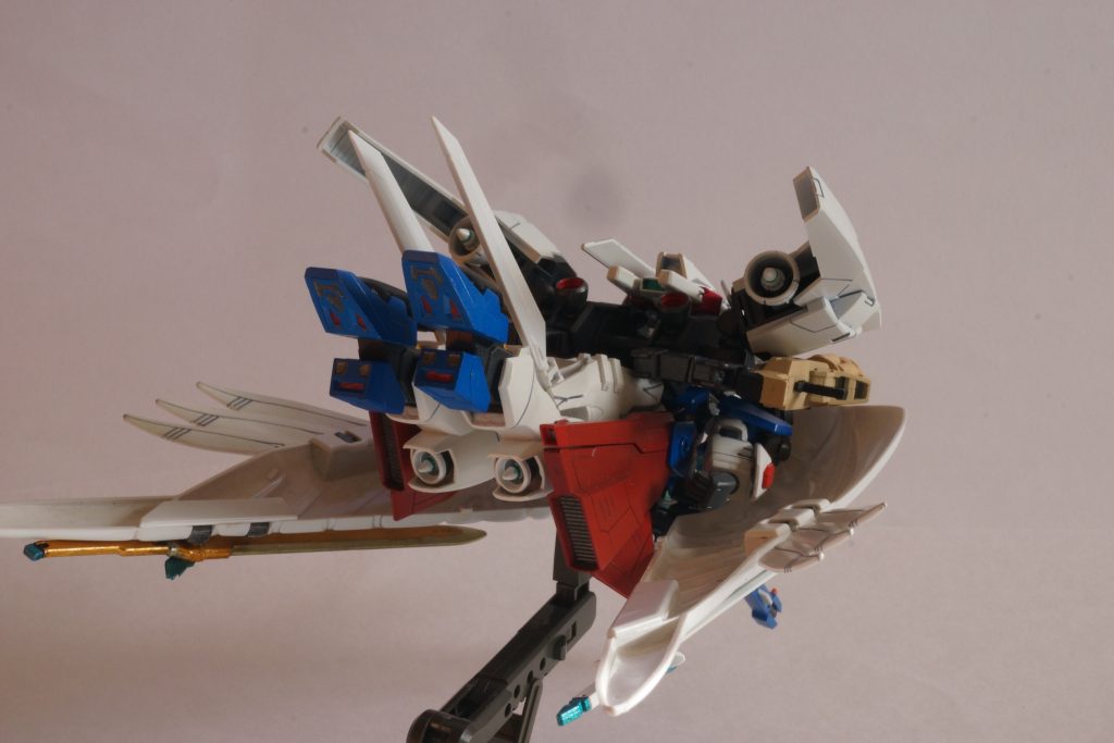 FF形態、後ろです。ふくらはぎのGNドライヴ部分が、エンジンノズルっぽく見えて、お気に入りのアングルです!