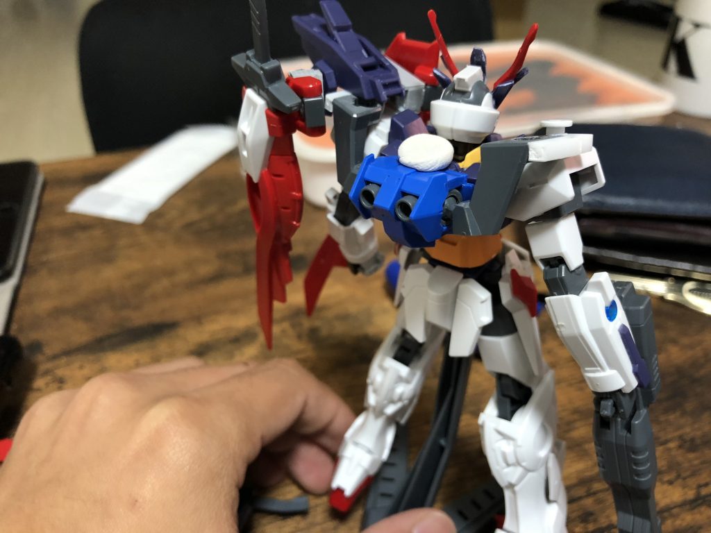 この時点でゼロ炎のウイングを肩にポン付けからダブルオーダイバーのバックパックからつける形に変更。