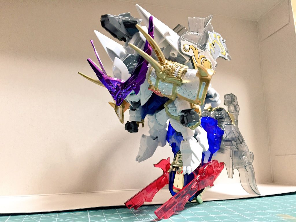 呂布バルバトスの魂に呼応した天玉鎧の新しい姿、その名は「駆弾（クタン）」。
制作途中に遊びで作ったオマケです。

最後まで見て頂き、ありがとうございました。