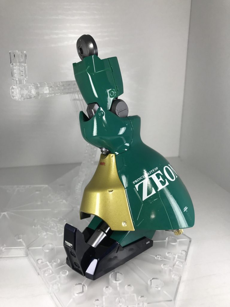 脚だけ撮影。照明軽めですが、グロス具合は出ていると思います。