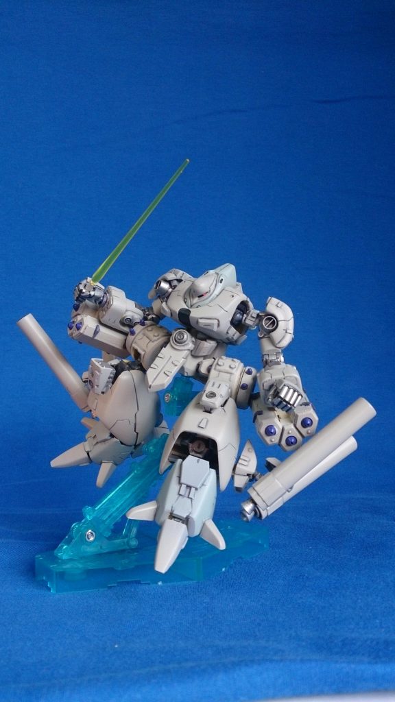 ポッドをパージしたズサ本体。
基本性能は通常のズサと大差ないが。大型ポットを制御するため、FCSの性能が若干底上げされている。