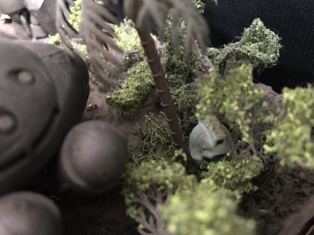 後ろには壊れたジムの頭部を置いてみました笑