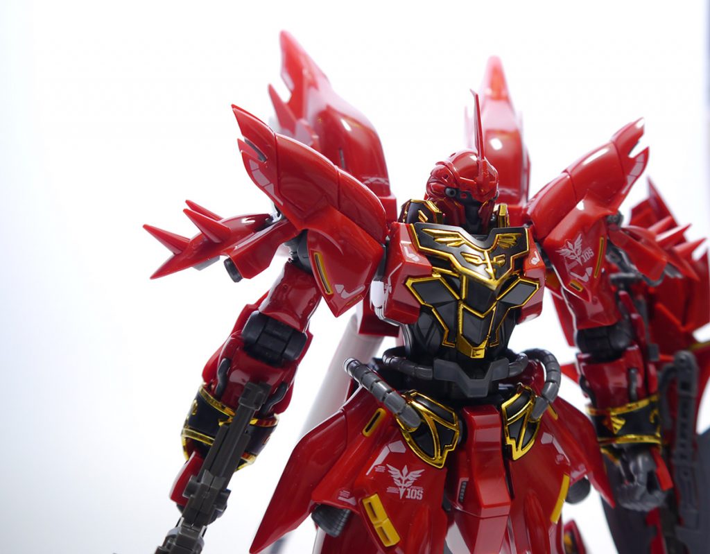 ロケットランチャーで装甲を破壊され、内部メカが露出した頭部が付いてきます。