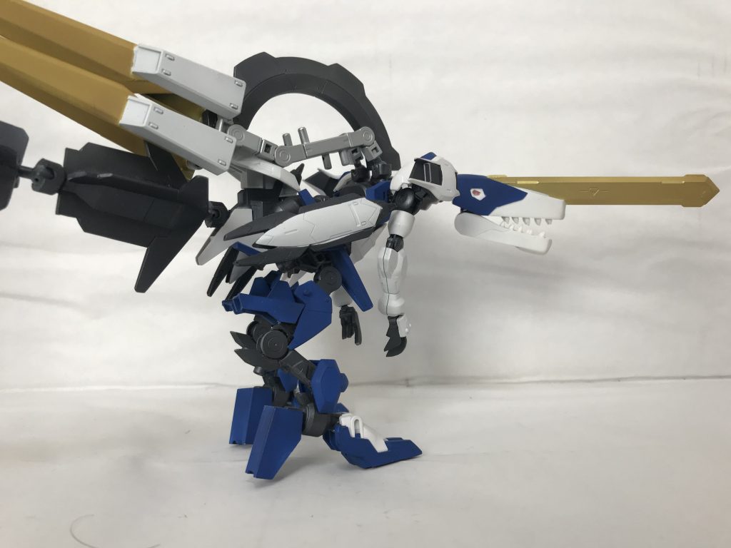 塗装はあまり意識せず好きなように塗った結果バエルみたいになってました