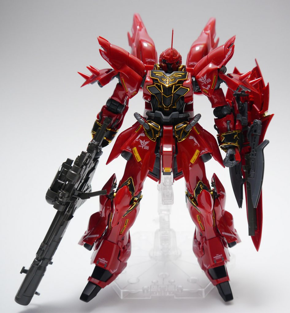 ライフルにロケバズを固定した状態です。人間サイズだったらこんなもん絶対片腕じゃ運用できないだろってくらいでかくて重いです。