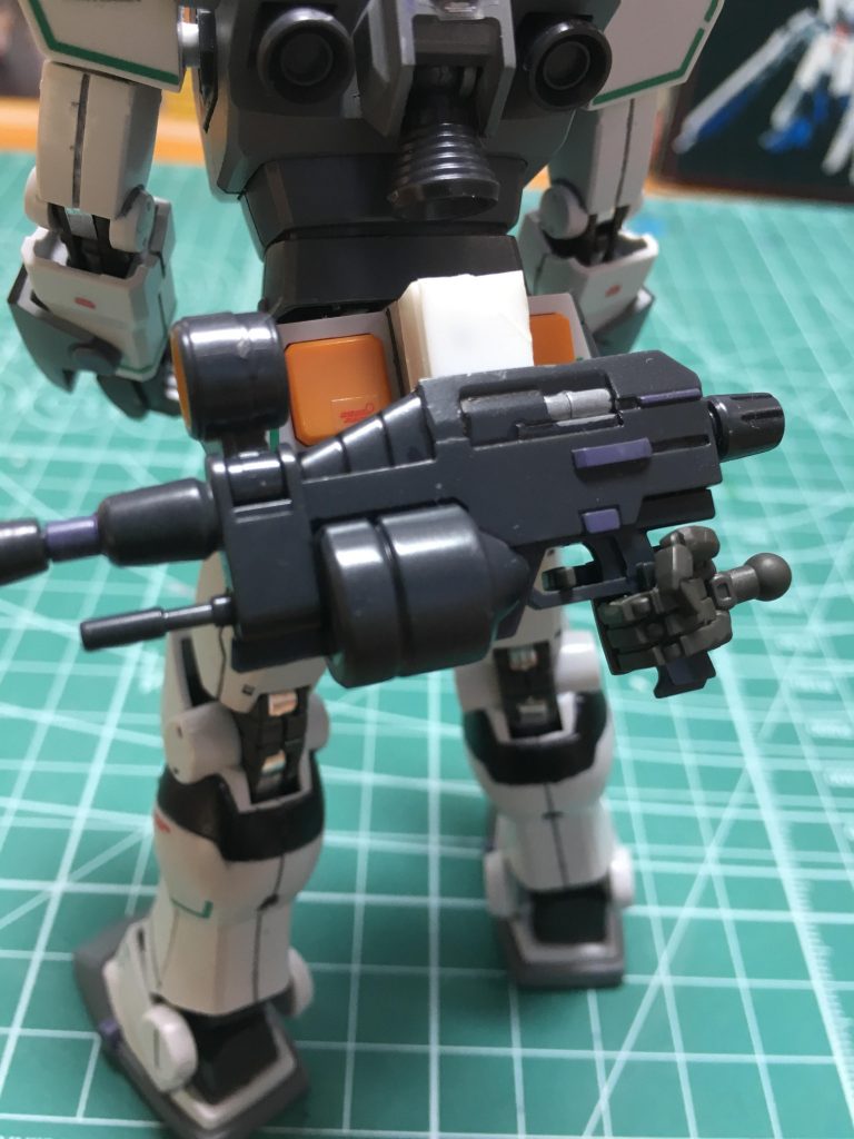 　プラ板と3mm棒、6mm径の100均磁石で腰裏に装備するマウントを製作。磁力が弱めで、回ってしまうことがあります。

　もとは[ガンダムF90](https://gumpla.jp/old/64078)用に作っていましたが断念したものです。