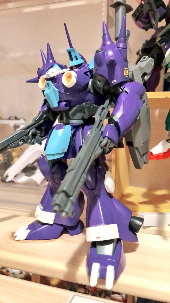 腰パーツを延長し、プロポーションアップさせています。