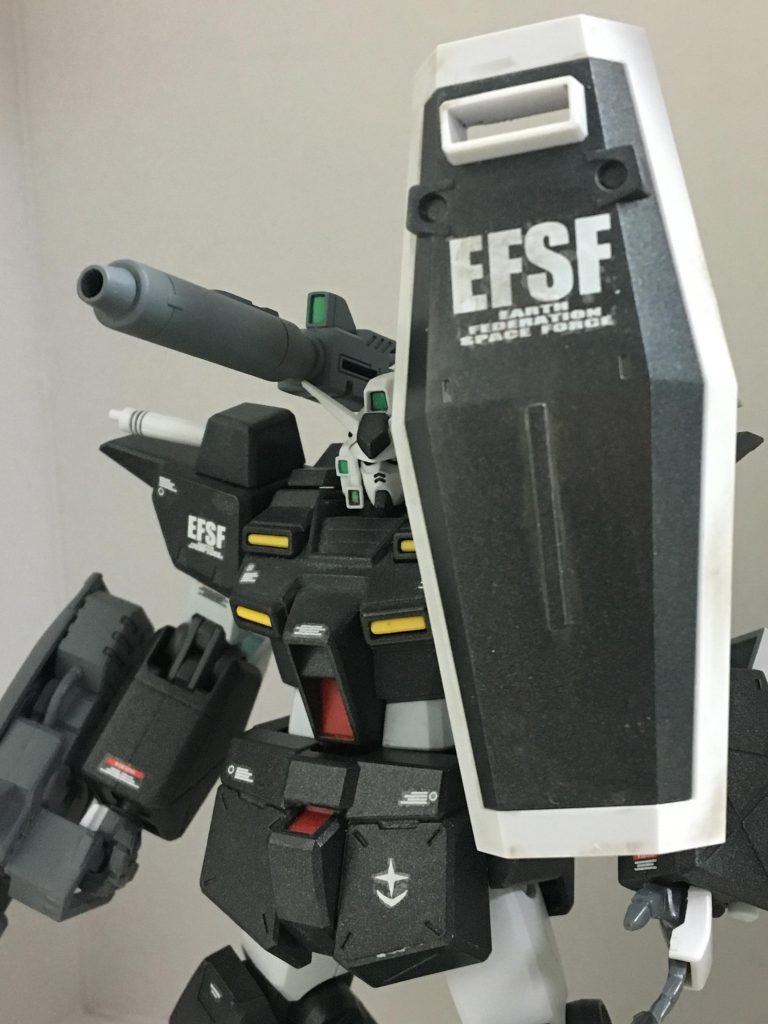 シールドは前に出せるようになってます(´ω`)
左右に装備してシールド2枚にしても良かったかな…(⌒-⌒; )