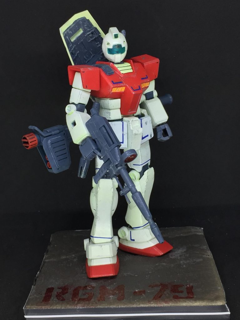 アニメで登場したものを一式装備させる事で、量産機でありながら指揮官機の強さを