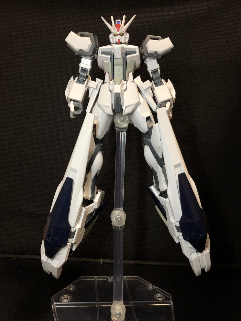 脚にも装備可。アヴァランチエクシアから着想。粒子の力で高速移動し、その勢いのまま蹴りを御見舞いする。さらに、粒子を纏うことで破壊力が増す。(既視感)ダブルオースカイのなんとかレガースのイメージです。