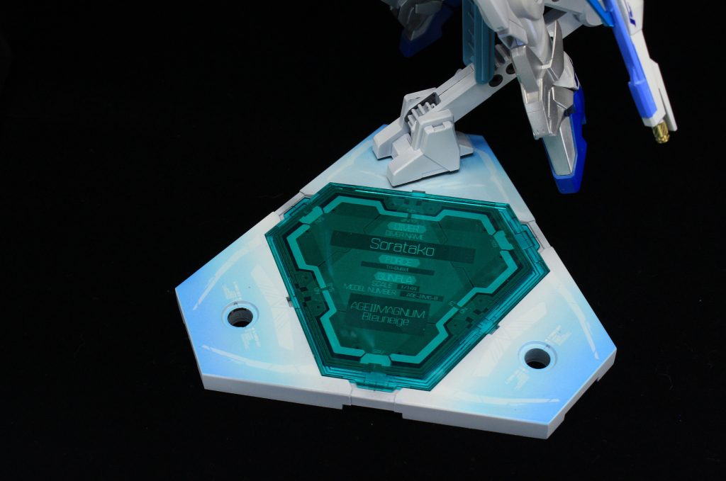 今回、コンテストに出す事もあり 台座も作成しました。