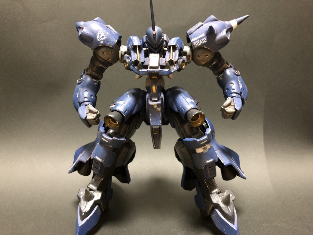 正面(武装なし)
ケンプファーらしいゴツく、いかつく男らしいバランスを崩さないように気をつけました。全体にウェザリングや汚し塗装なども施しています。