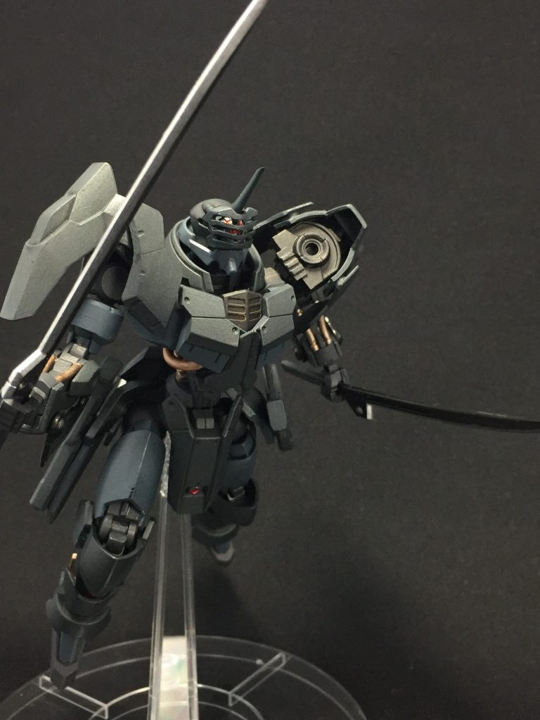 二刀を構えての突撃