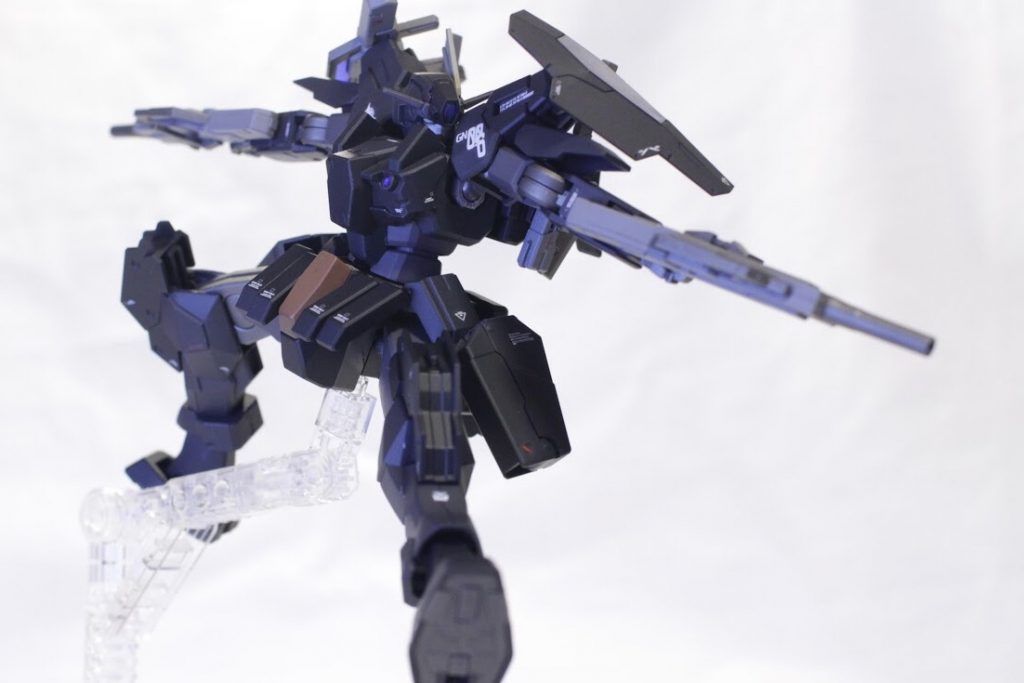 00外伝の資料を見ながら塗り分けはかなり忠実に再現。そして前作で色々と学ぶところがあったのでデカールをいつもよりがんばってみました。