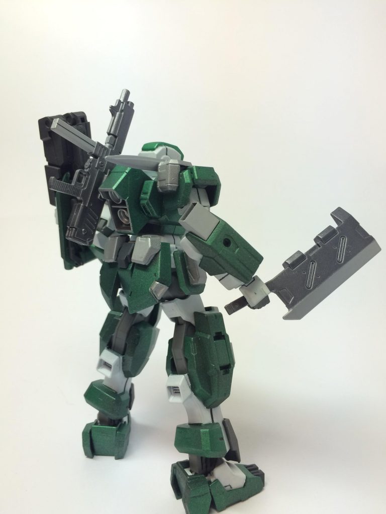 バーニアはバックパックと脚部に装備
重装甲のためか機動力はさほど高くはない