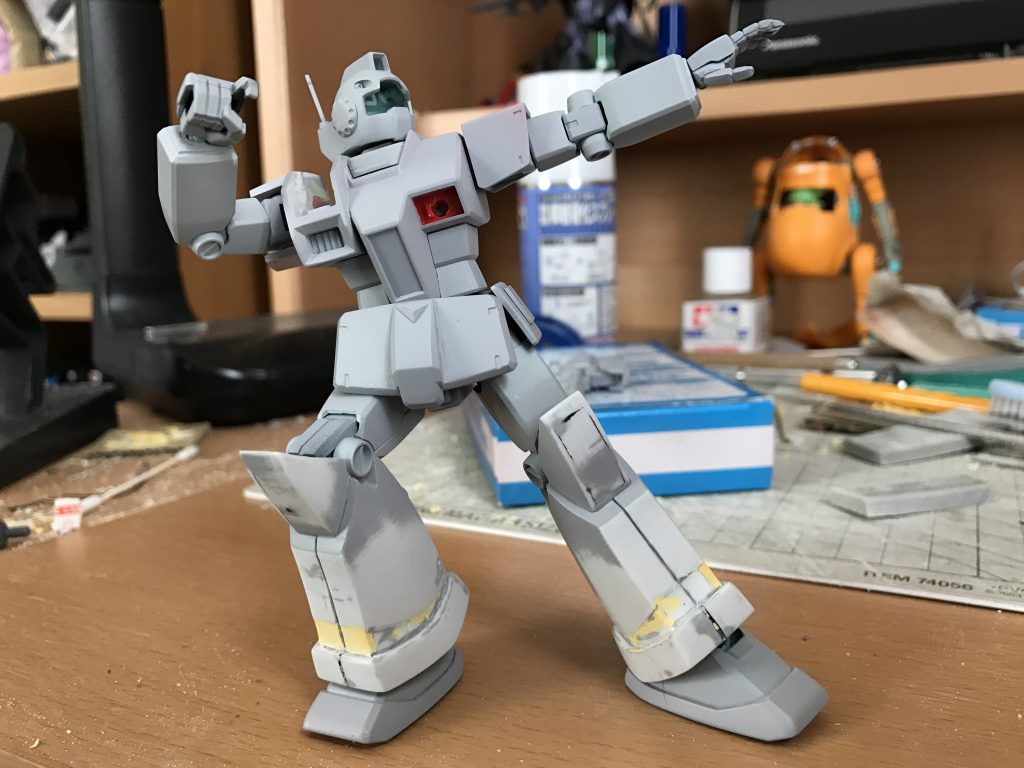 接地性もよくなり、脚の加工は完了です。