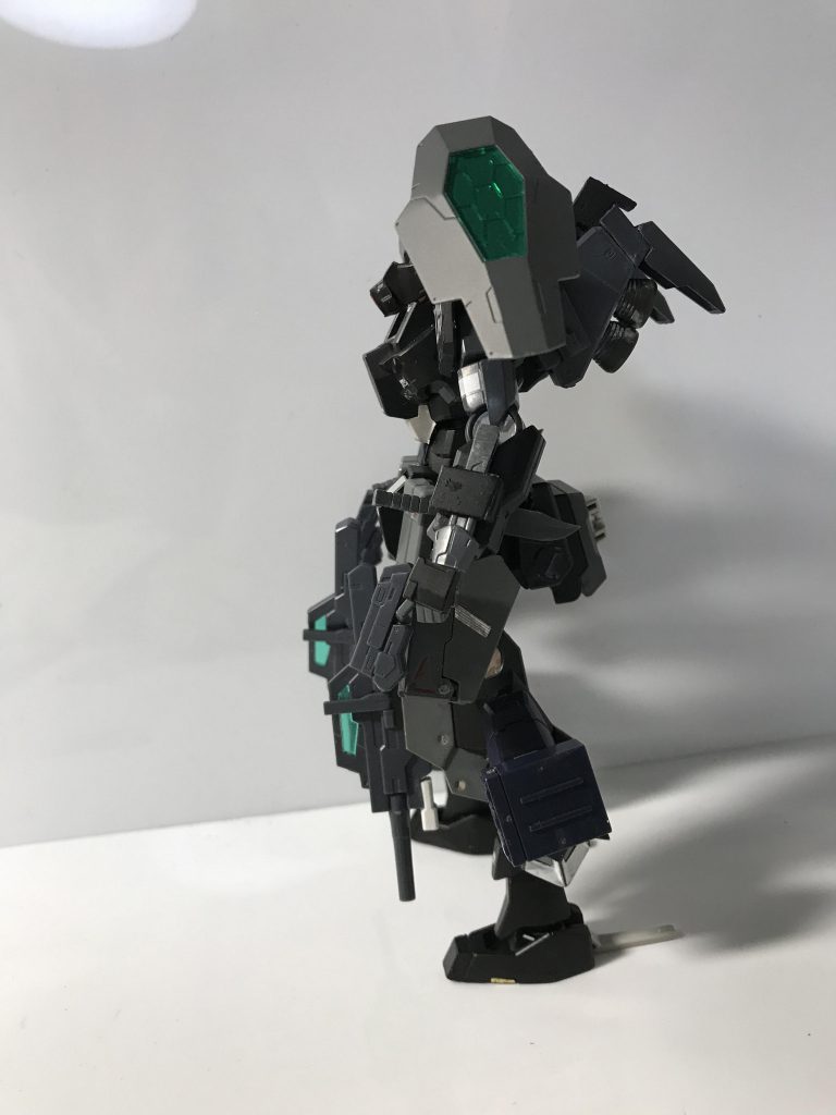 横から！！足にペイルライダーのミサイルポッドが装着されました！