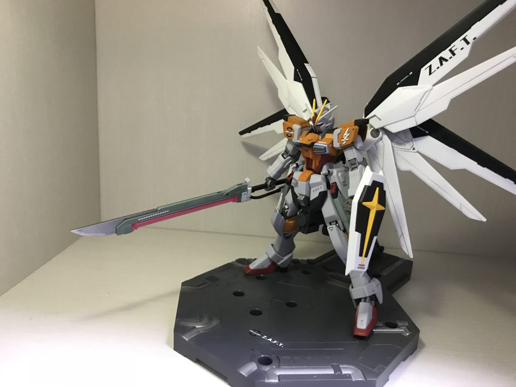 武器はソードストライクのやつを使用
シールドは改造して手持ち用に。