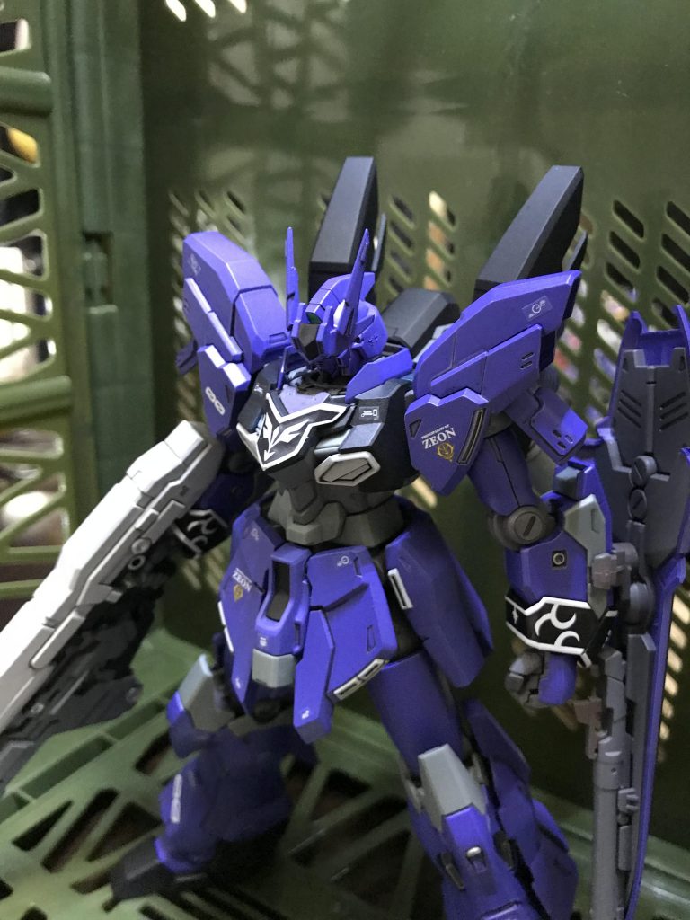 カラーはブルーバイオレットで塗装しました。
頭がなかなか合うんじゃないかと👍