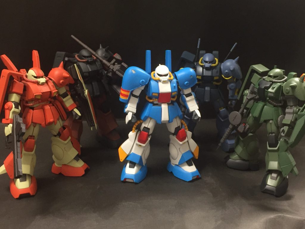 最後に今年作ってきたハイザック達と．
来年もハイザックを作り続けて，いつしかハイザックの人と呼ばれる様に精進したいと思います…ハイザックよ永遠なれ．(｢・ω・)｢ ｶﾞｵｰ