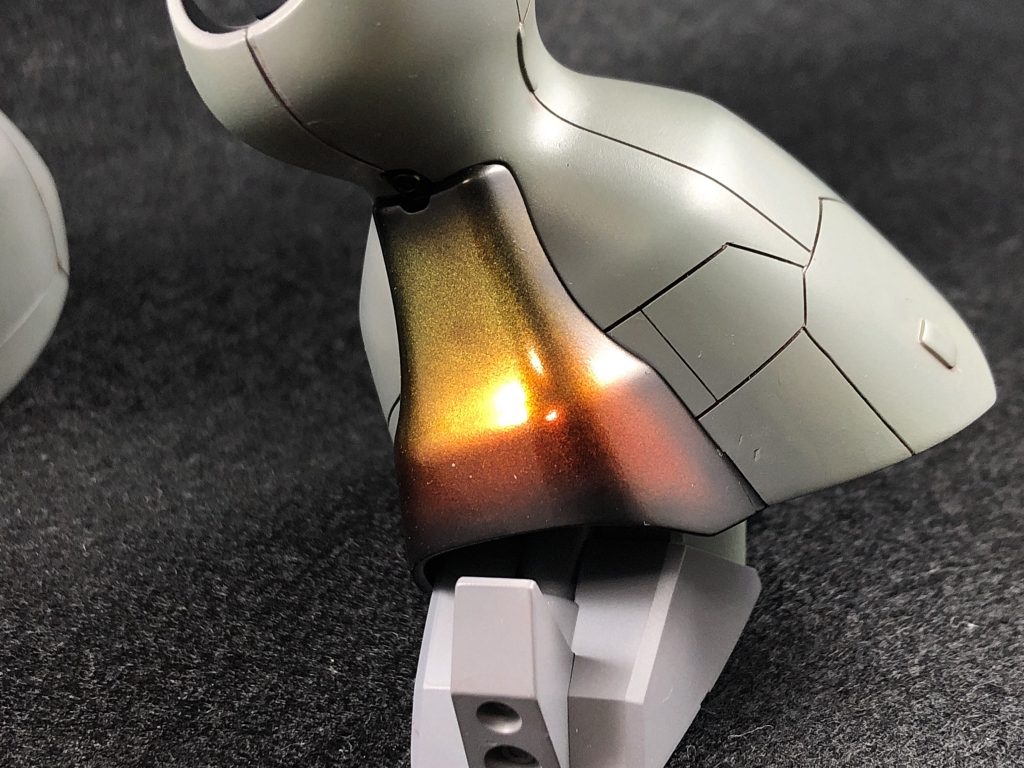 キャンディ塗装部は黒サフベースにシルバー→クリアイエロー、クリアブラウン→クリアブラック→マットブラックの順で重ね、艶調整してます。