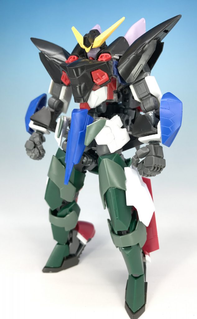 オンミツ塗装前。完成度9割くらい。
変形ギミックはベース無し。オリジナルで組みました。
…実は変形前後で手首のみ差し替えになっています。それ以外は余剰ナシ。
手首を無理矢理どこかに収めることもできそうだったんですが、妙に不恰好になりそうだったのでやめました。