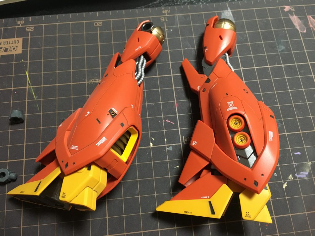 ガンプラ歴も半年程で周囲とも関わりを持っておらず、サフの大切さを知らなかったのです…

とはいえ、それ以外のことに関してはとても気に入ってる作品です！今の技量と知識で作り直すだけでも良さそう！