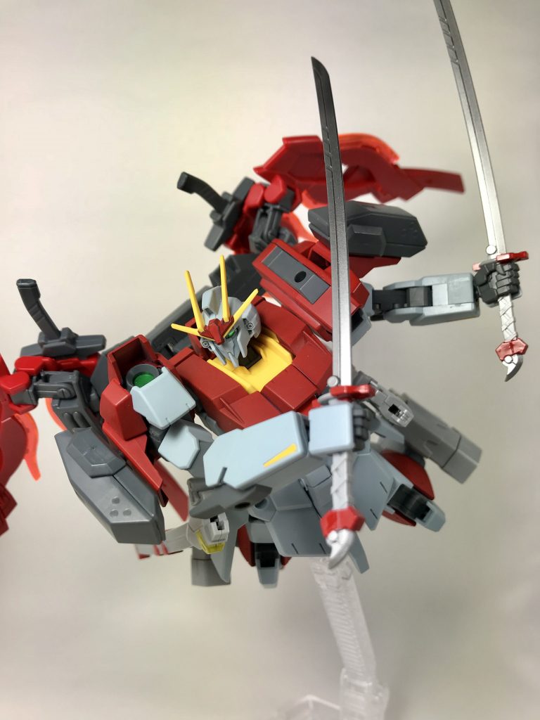 高い機動性を活かした一撃離脱で斬撃!
目標を駆逐する!!!
サムネにもしていますが、カッコよく決まったお気に入りの写真です(≧∀≦)
目がちゃんと光っているのがポイント(^∇^)