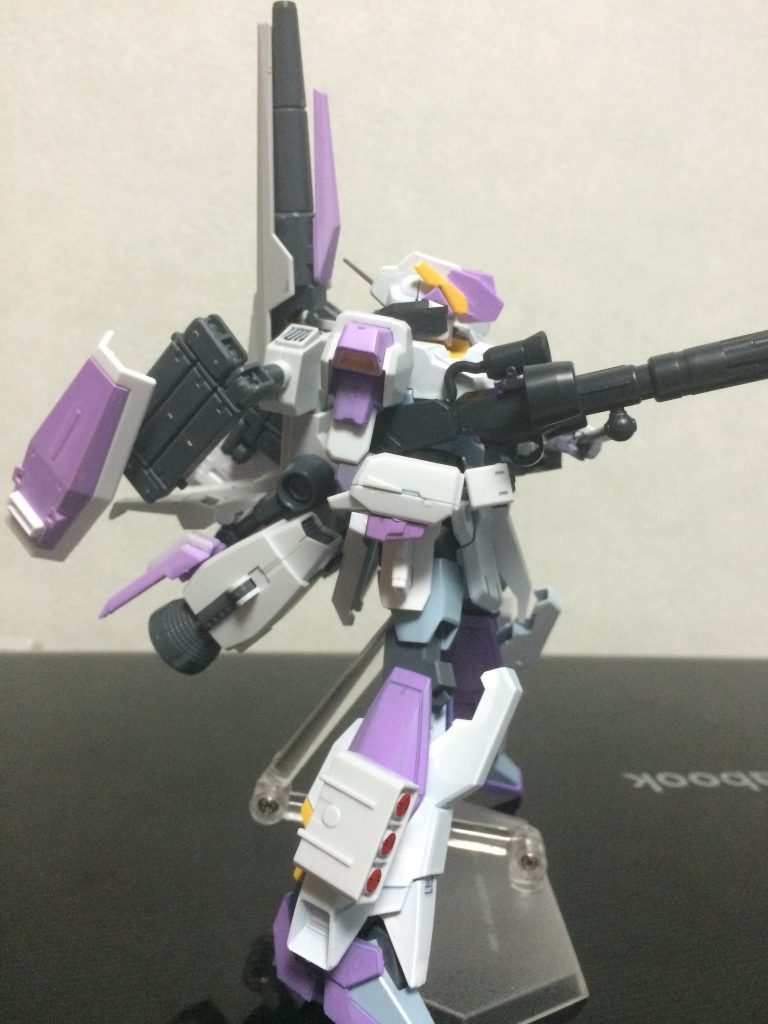 横から。中々ボリューミーです。