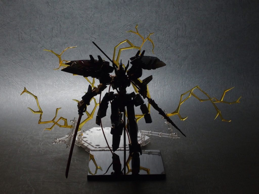 **『・・・お前を・・・・・壊しに来た。』**