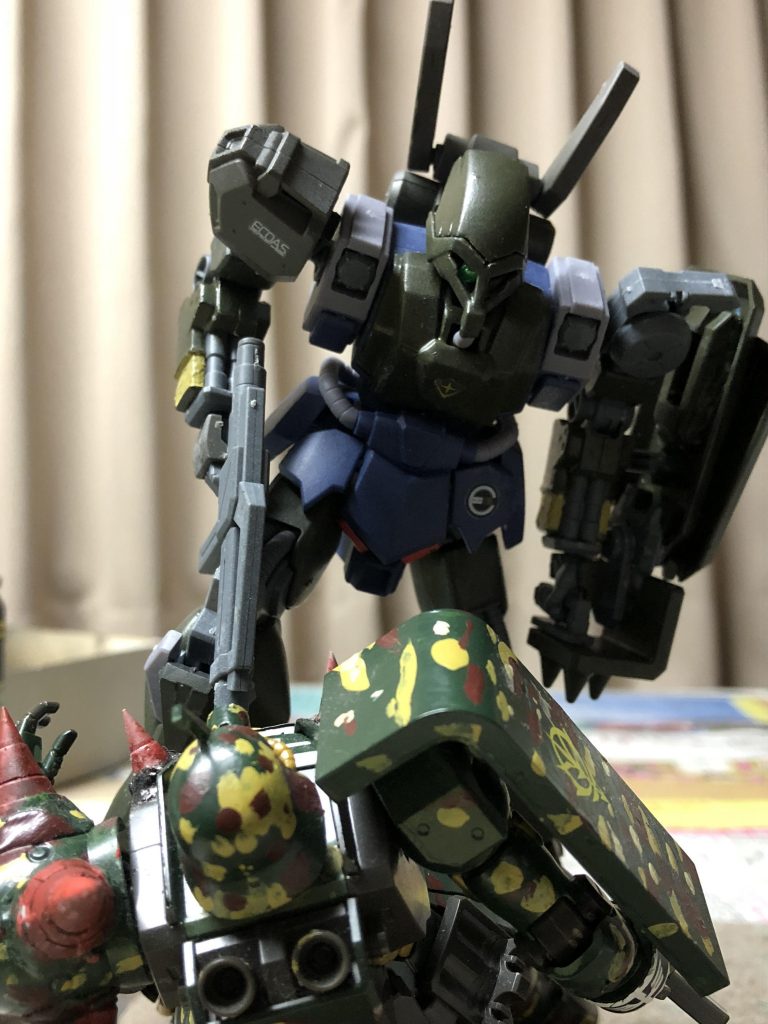 シュツルム「無駄な抵抗はせず降伏しろ」
ギラ「くっ…強い…」
長文失礼しました