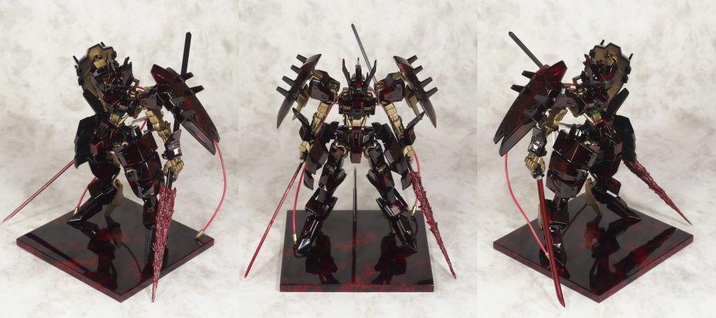 肉眼に近い暗さにして撮影。
 
 
 
 
 
『固有魔装(他の機体では使えない魔法)』によって
【魔槍ブラッド・ツェペシュ(血まみれの串刺し公)】という槍を
土、石、更には敵の武装、場合によっては敵機からもぎ取った四肢などからいつでも何度でも錬成出来る。
この魔槍はディスペルマジック(魔法解除)の魔力を持ち、
貫いた対象に抗魔力対決(セービングスロー)で勝利した場合、
発動中の魔法を全て無効化できる。
太刀は専用の武装ではなく、魔法も掛かっていないただの重合金製。
使い捨てにすることもままある。