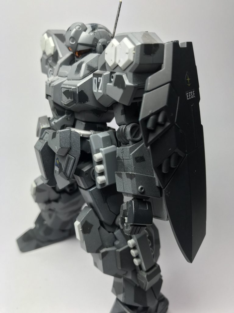 キャノンを付けていない状態です。
キャノンではなくシールドでもとてもかっこいいです!!こちらも主な改造はしていませんが、肉抜きなどはパテで埋めました。