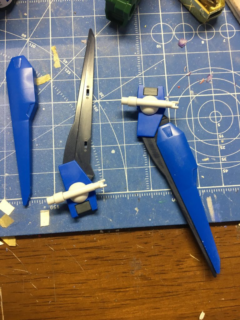 腰パーツの製作
散々悩んだ腰のサイドアーマー
閃きでドラグーン接続出来るように改造出来たのが良かったです(´ω｀)