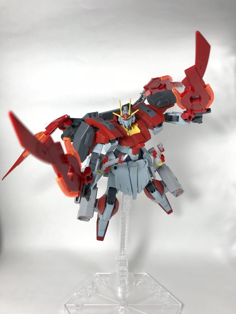 太刀に比べて取り回しにくいが、重みのある一撃の破壊力は高くなっている。