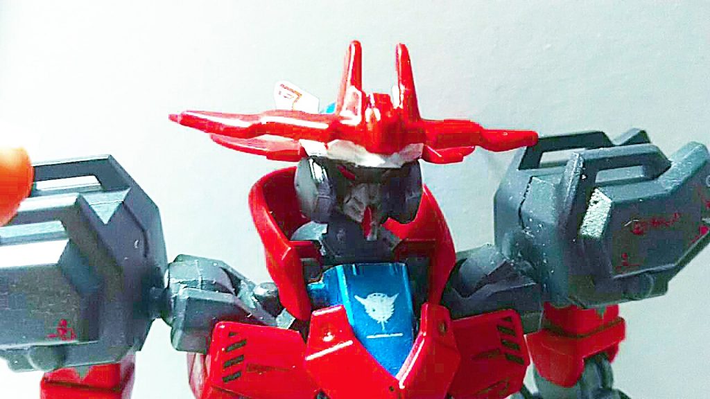 非常にわかりづらいですが、フェイスはヴィダールです。