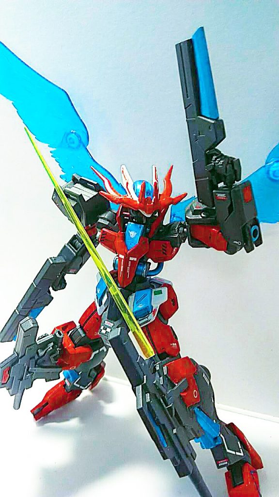 パーフェクトストライクの武装を肩に付けたくてしょっちゅう店に探しに行くんですが、どこにもない...。まだ何ヶ所かに武装を付けられるので、もう少し改造しようと思います。