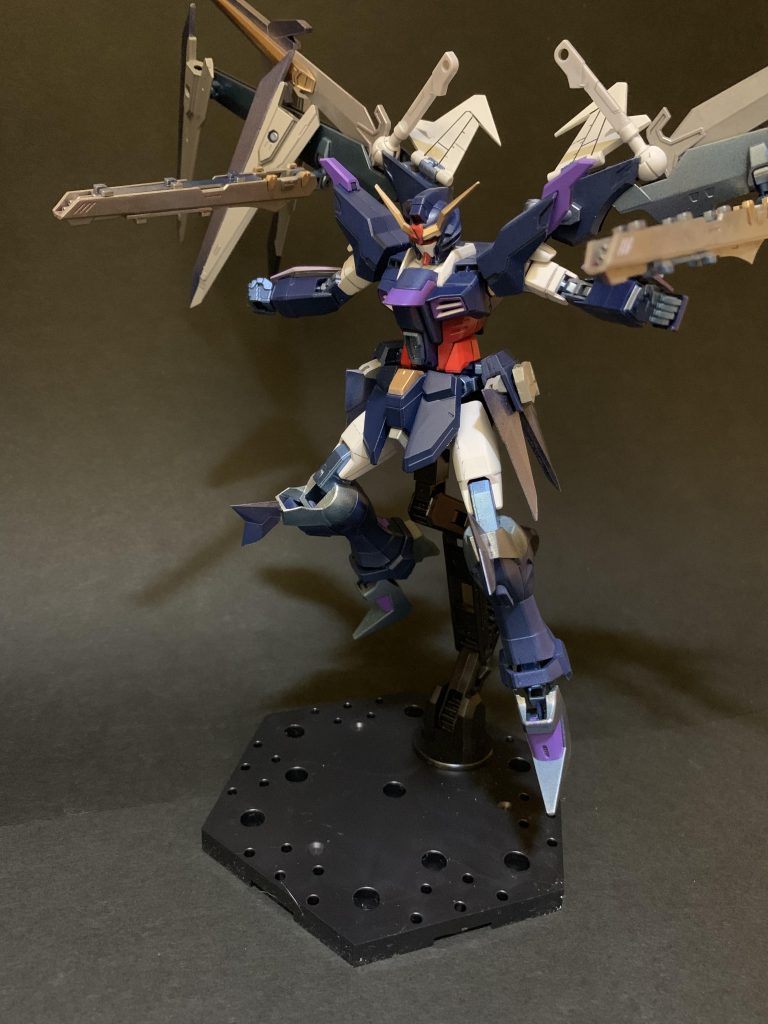 カリドゥス複相ビーム砲とリニアガンは大きく性能差はない。
機体フレームはベース機のストライクフリーダムと同様でPS装甲を採用していて、堅牢さと柔軟さを兼ね備えている。