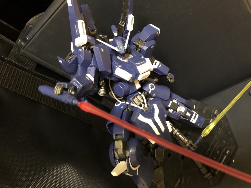 機体バランスは良好で機動性も高く、高評価ではあったが、当時はZZガンダムが可変機であったにも関わらず、強化型では可変がオミットされている事からもわかるように重火力を競い合う時代であった。この機体も例に漏れず、重火力でのスタンスを重視され、可変機構の開発は中断される事となった。ただし、背面に追加された高機動バインダーは高評価で、後継機種のドーベン・ウルフでも採用される事となった。