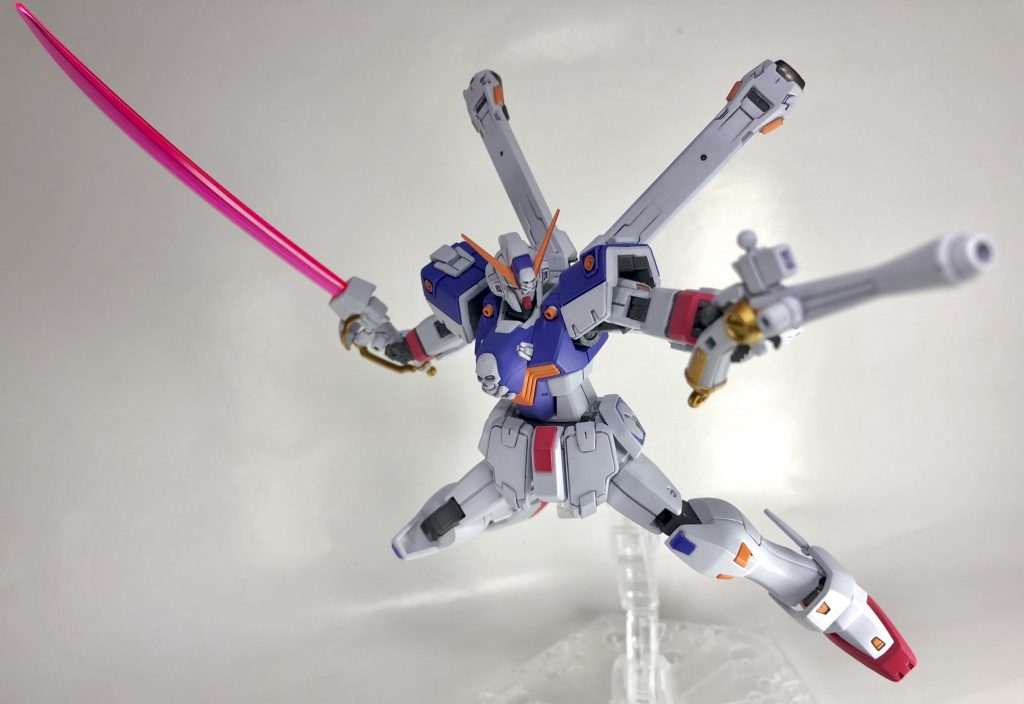 ビーム・ザンバーほかクロスボーン・ガンダムの基本武装はすべて用意しています。