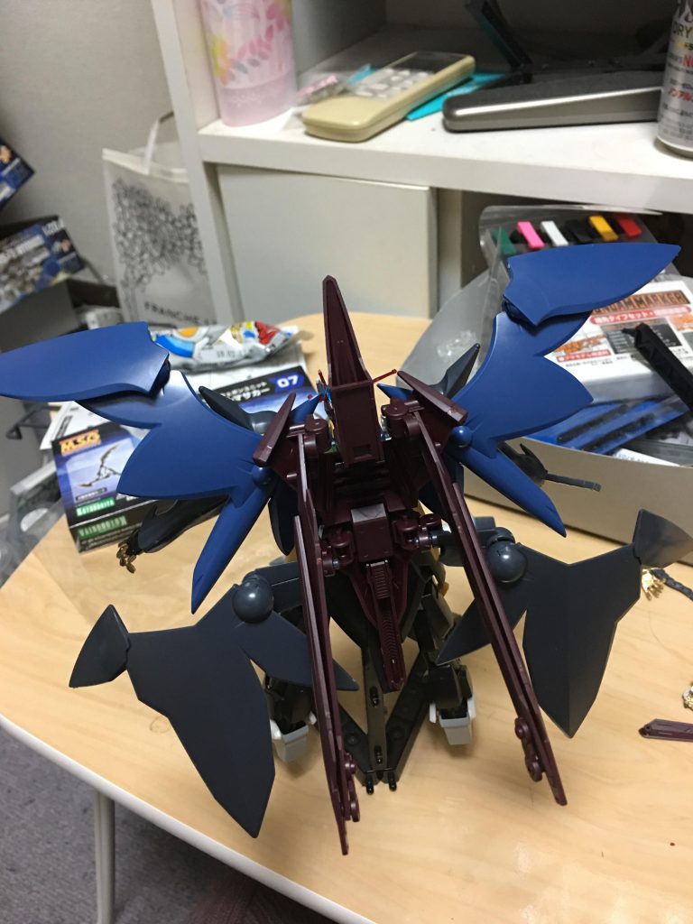 製作工程です。最初武器は違う物でした。