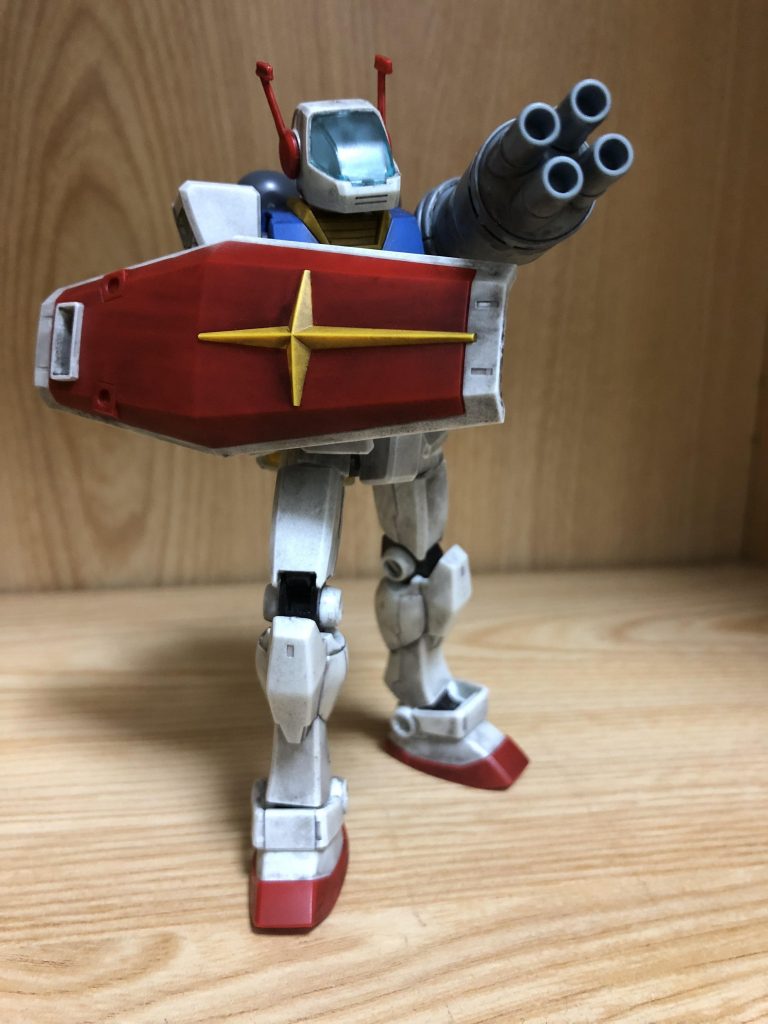 前方の敵を攻撃！
シールドで頭ではなく胴を守る。