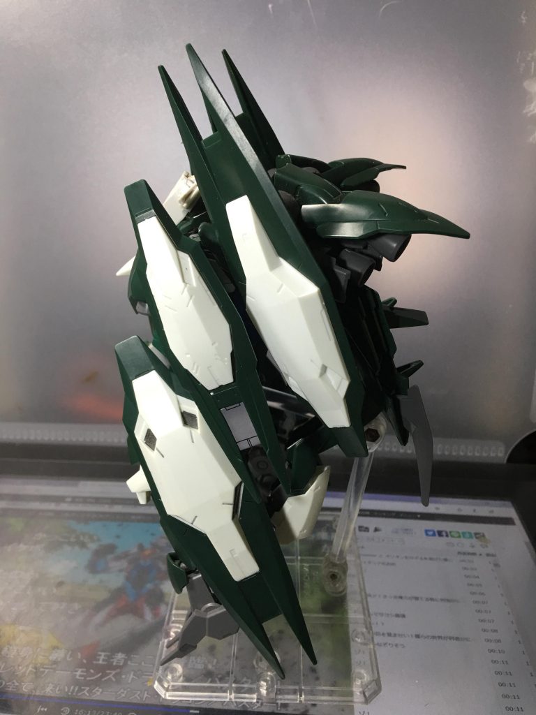 横面、シールドでほぼ見えず。