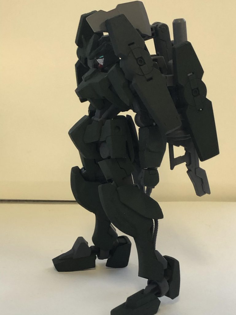 ## 左側面
左肩にはギミックパーツを仕込んであります。