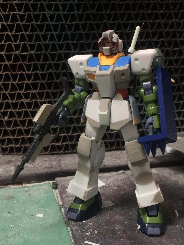 頭:ジムⅡ+ドムトローペン
肩:プラ板+マンロディ股関節
腕:ザクⅡ改
胸:旧hgガンダム+パテ+プラ板
腰:旧hgガンダム+ヅダ+ジムⅡ
脚:ジムⅡ+プラ板
足:ザクⅡ改
バックパック:陸戦型ザクⅡ
武装は見ての通りになります( ˙꒳˙ )レシピがすごぉい…