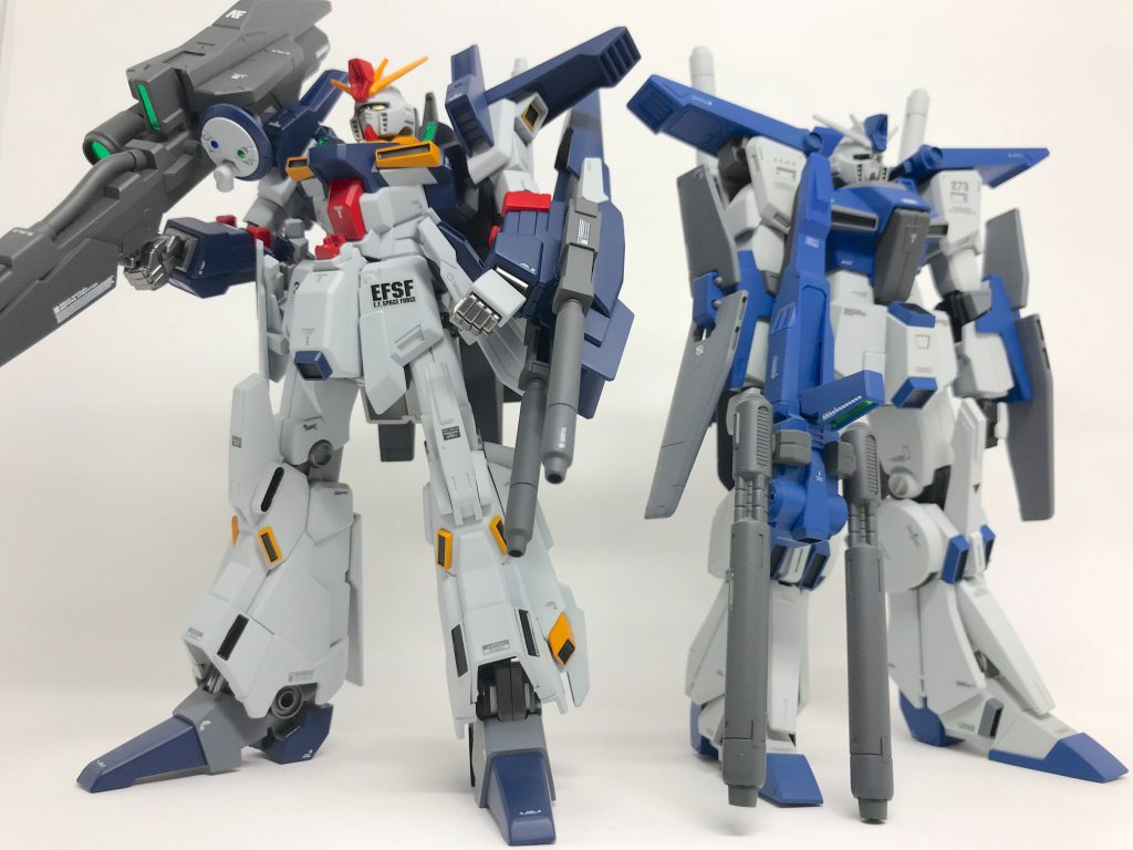以前作成したZZガンダム(ノーマル)
とツーショット。
当機で使用したZZのパーツは『頭』
しかありませんが、シルエットはZZ
してると自負してます。 (о´∀`о)
