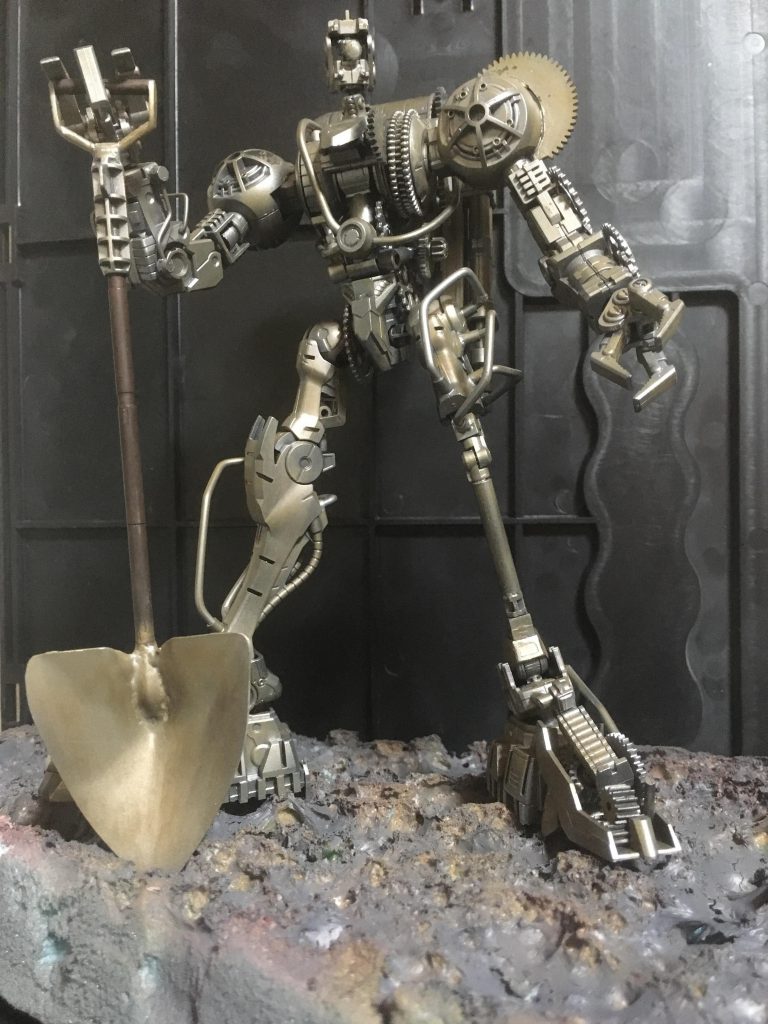 モチーフにしたのが遊戯王の「古代の歯車機械巨人」なので細いのに力強くなるように作りました。