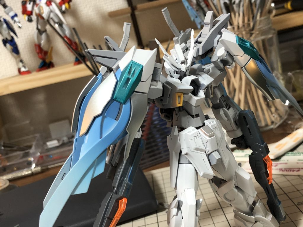 前回のバーニングで学んだグラデーション塗装を活かしてウイングにグラデーションを