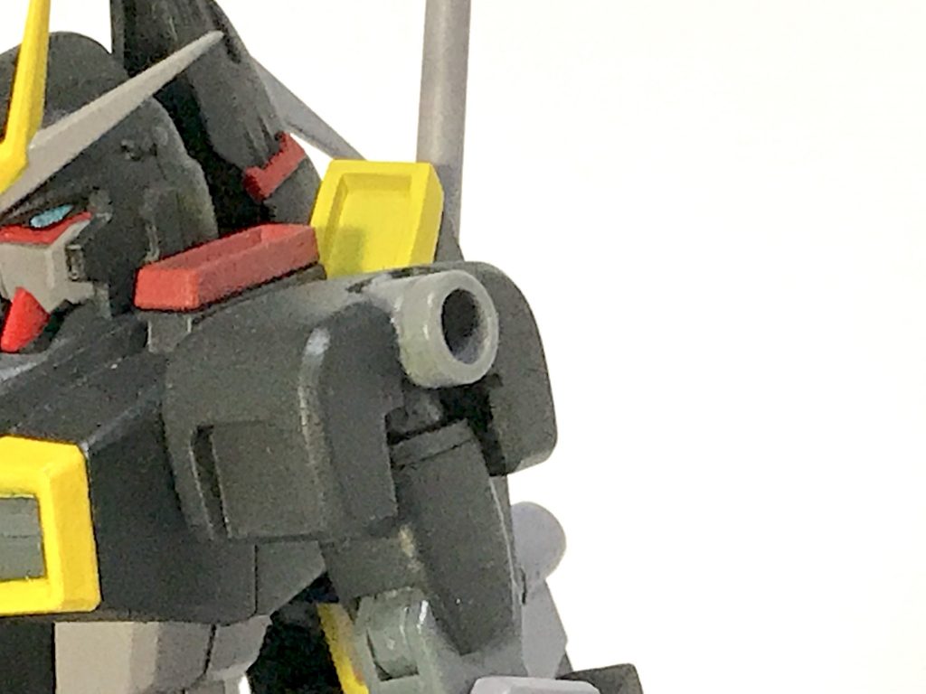 肩パッド部分は
ボールジョイントに
グレイズアインの余剰パーツを使用しました。
グリグリ動かせます。